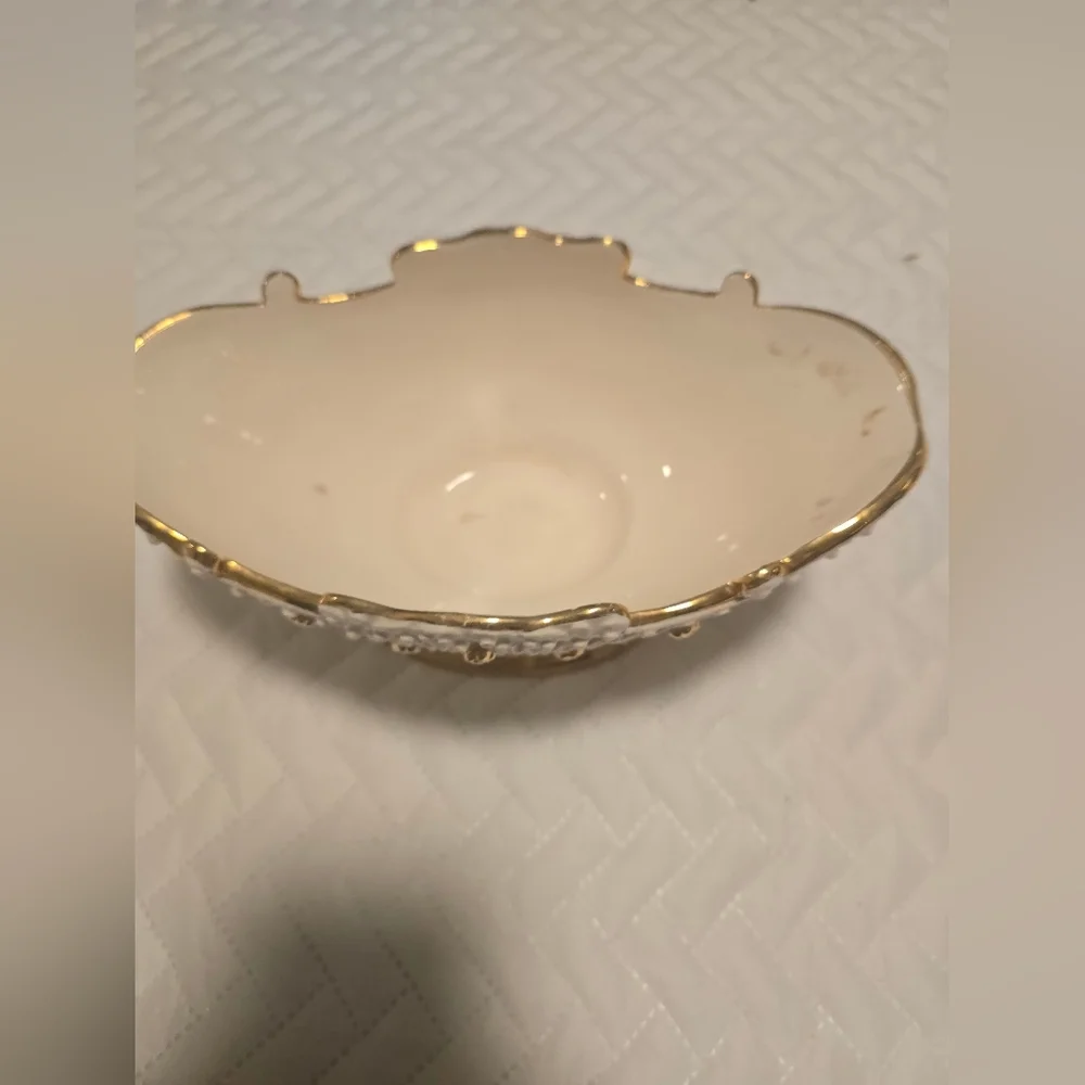 Italy Elegant Cream and Gold hand painted Decorative Bowl - Picture 4 of 11